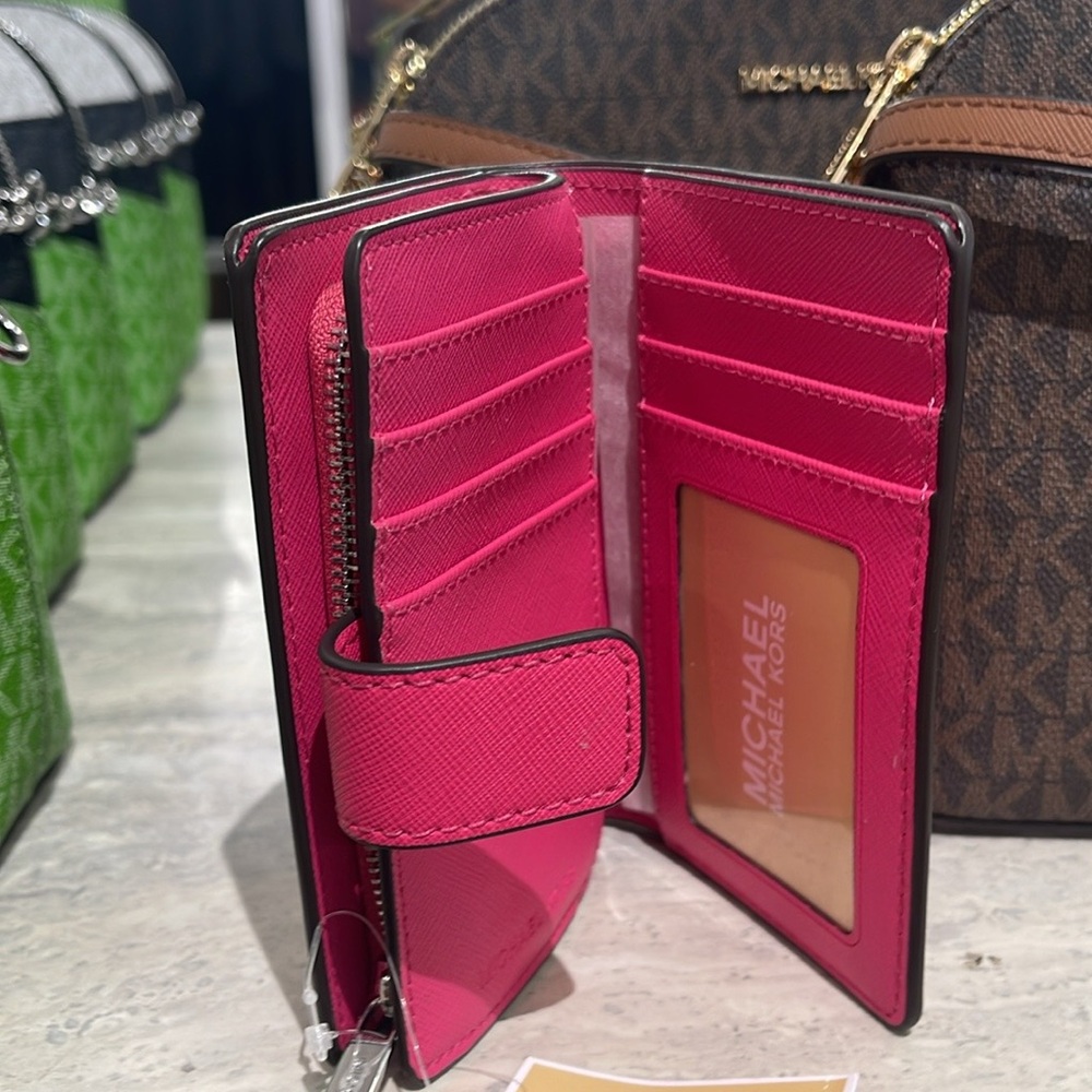 Michael Kors Medium Saffiano Leather Bifold Wallet
Dragonfruit 
NWT - Picture 10 of 16